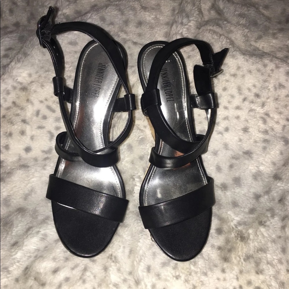 Jennifer Lopez black wedges